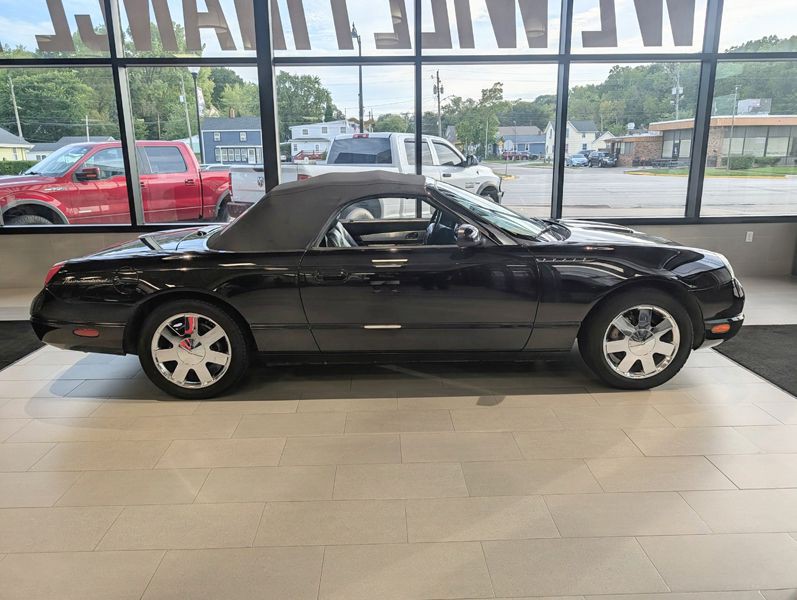 2002 Ford Thunderbird Image 6