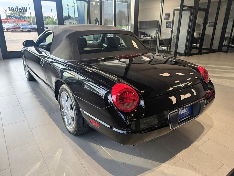 2002 Ford Thunderbird Image 8