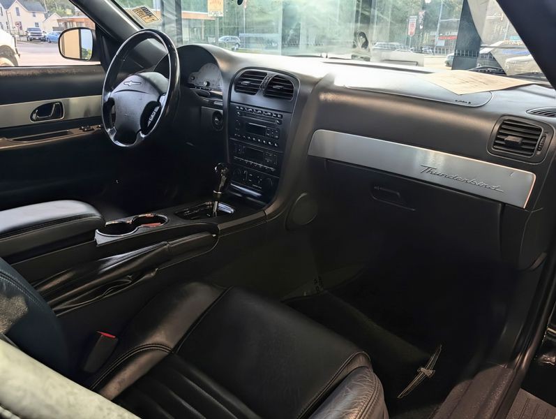 2002 Ford Thunderbird Image 14