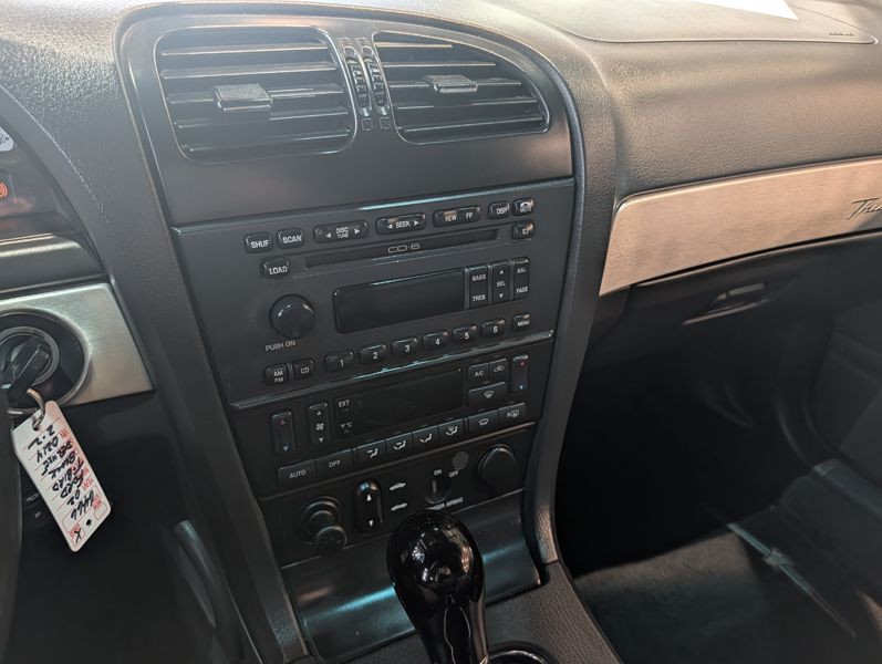 2002 Ford Thunderbird Image 22
