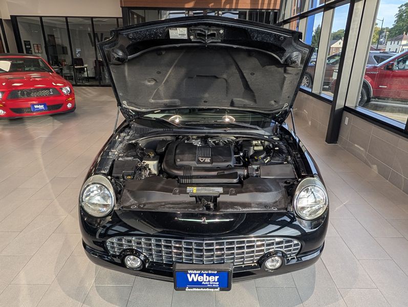 2002 Ford Thunderbird Image 24