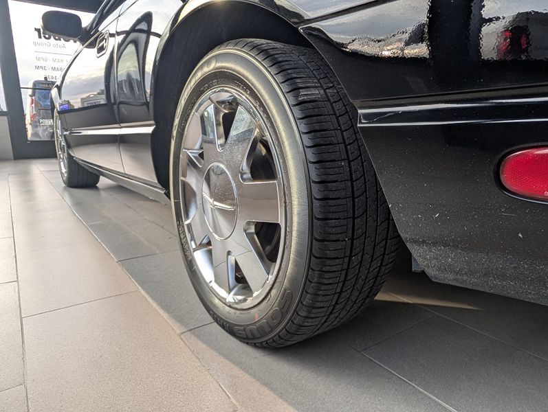 2002 Ford Thunderbird Image 27
