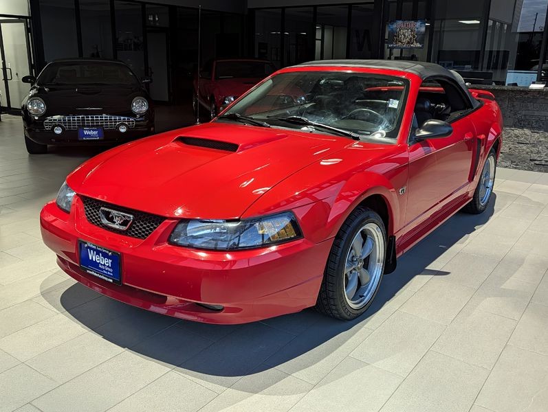 2001 Ford Mustang Image 2