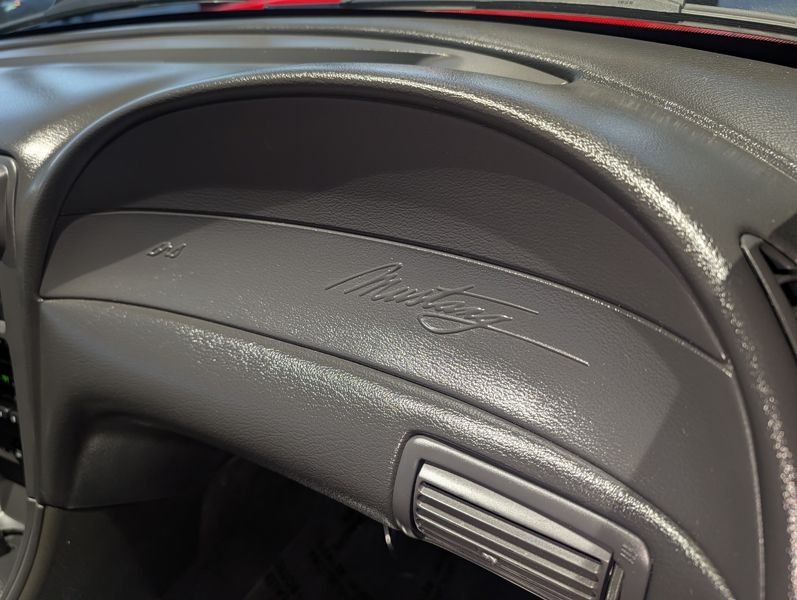 2001 Ford Mustang Image 21