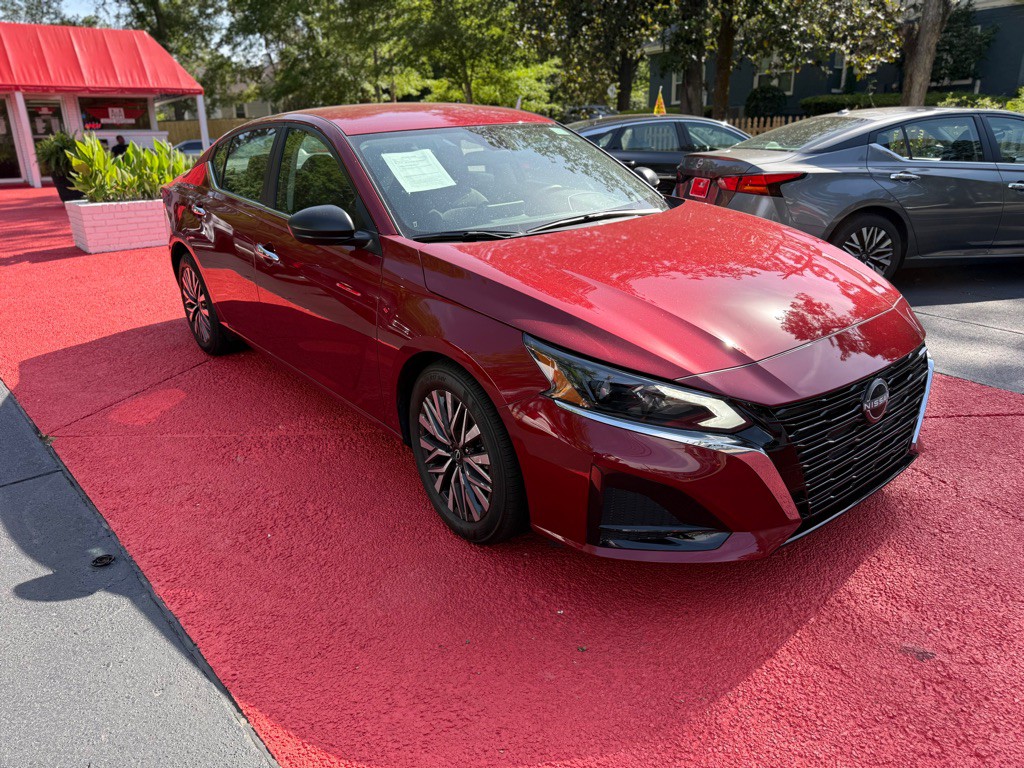 2025 Nissan Altima Image 2