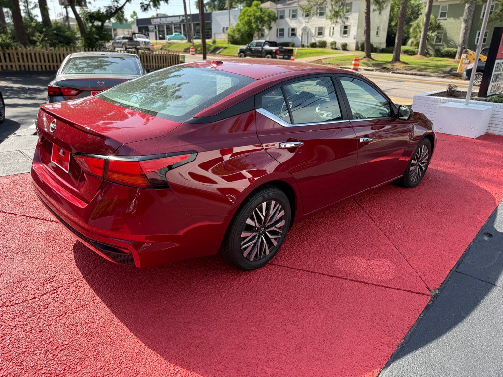 2025 Nissan Altima Image 4
