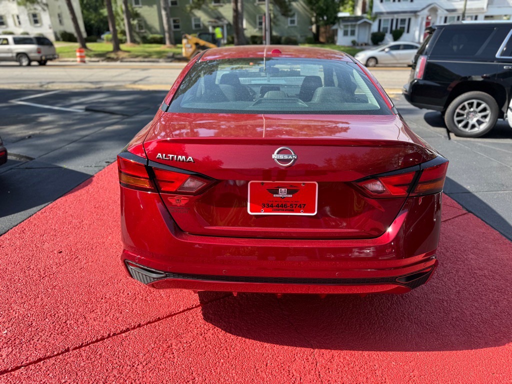2025 Nissan Altima Image 6