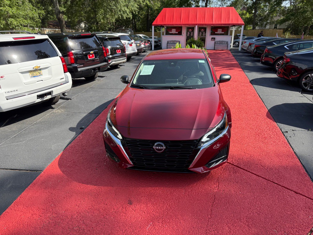 2025 Nissan Altima Image 9