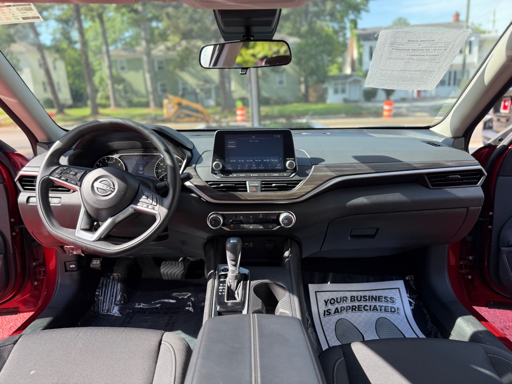 2025 Nissan Altima Image 12