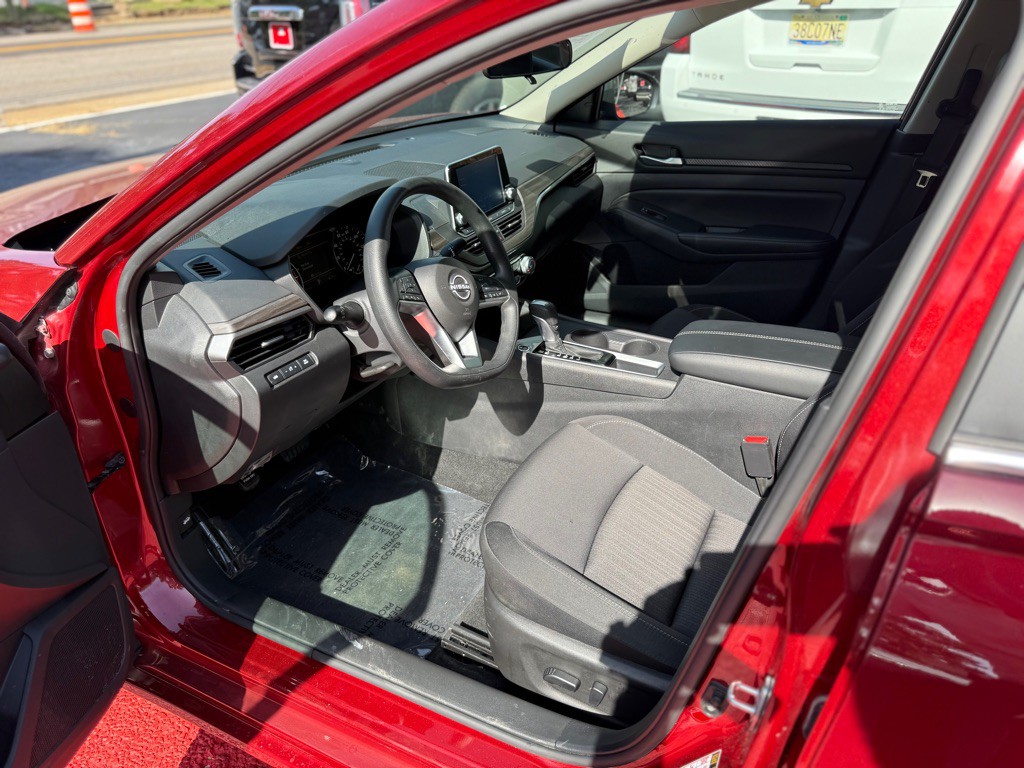2025 Nissan Altima Image 13
