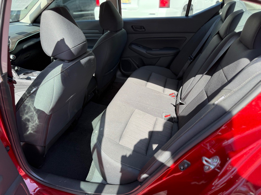 2025 Nissan Altima Image 14