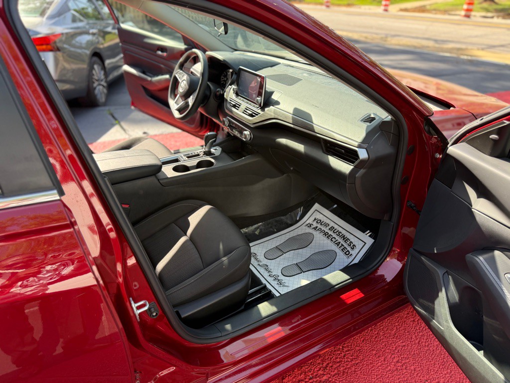 2025 Nissan Altima Image 15