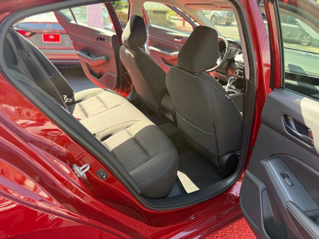 2025 Nissan Altima Image 16