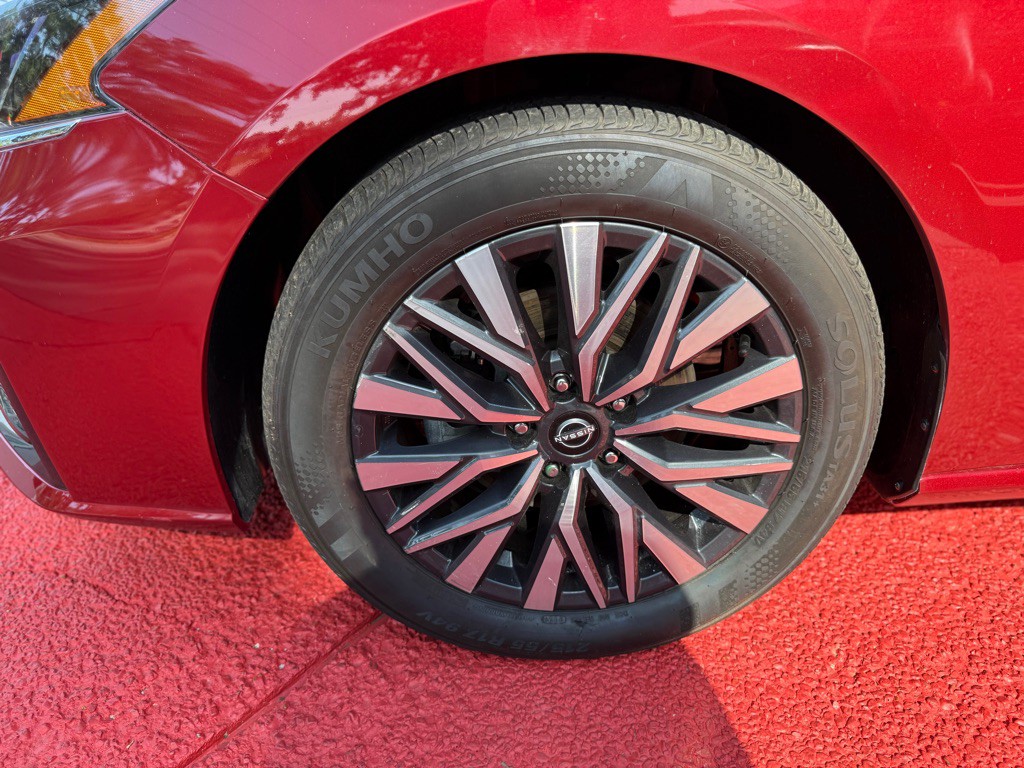 2025 Nissan Altima Image 21