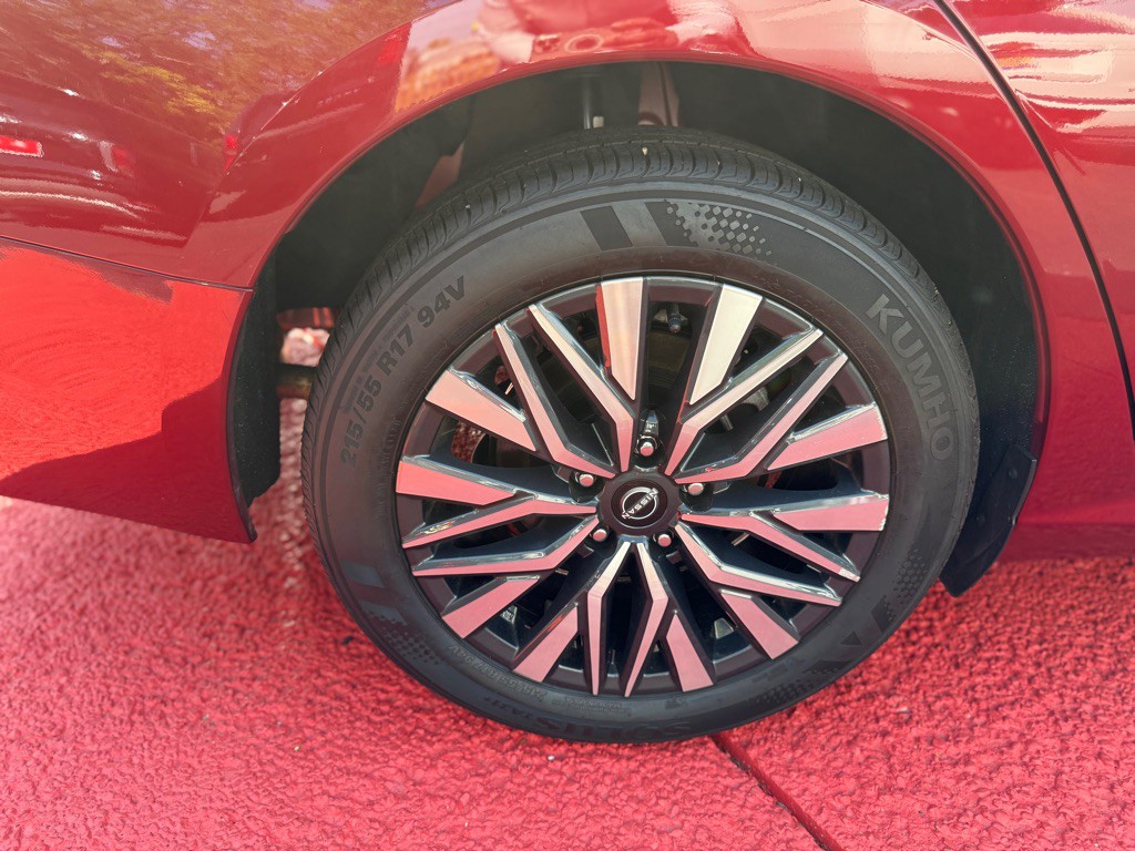 2025 Nissan Altima Image 24