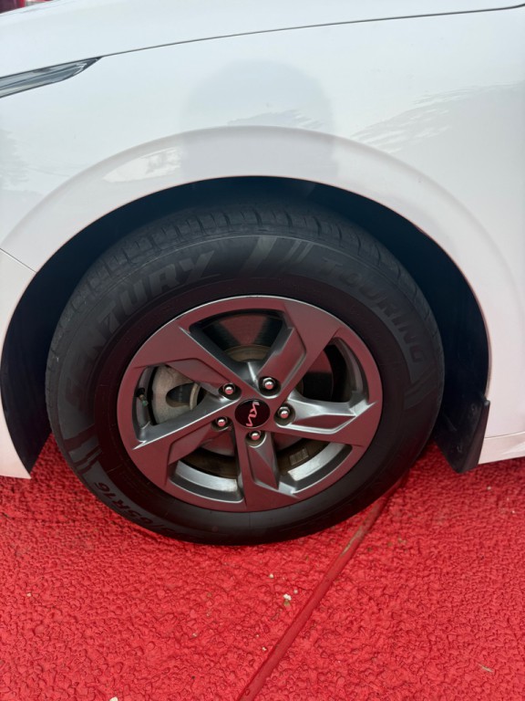 2022 Kia K5 Image 16