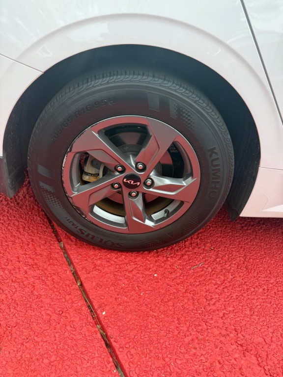 2022 Kia K5 Image 18