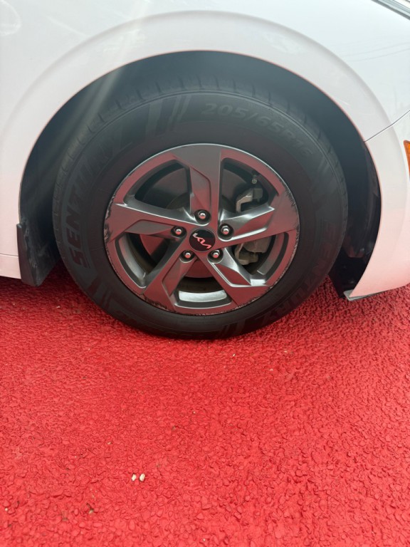 2022 Kia K5 Image 19