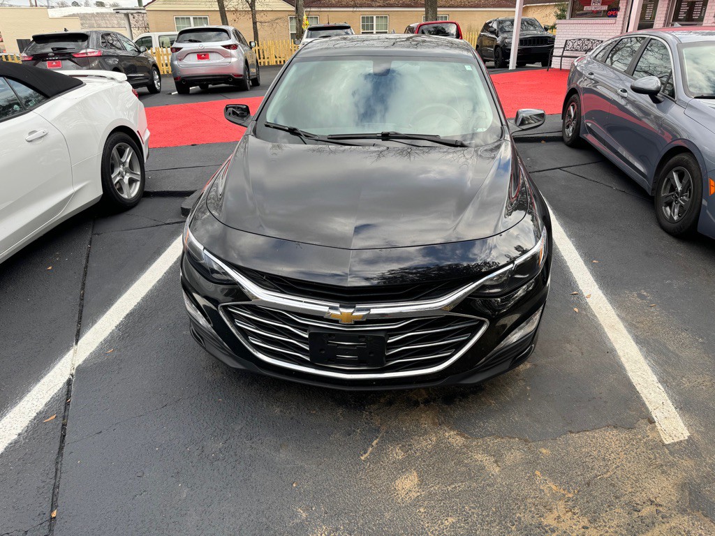 2022 Chevrolet Malibu Image 3