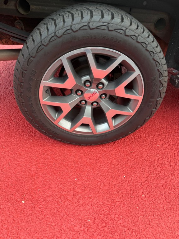 2018 GMC Sierra Image 12