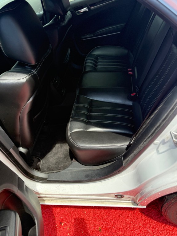 2019 Chrysler 300 Image 8
