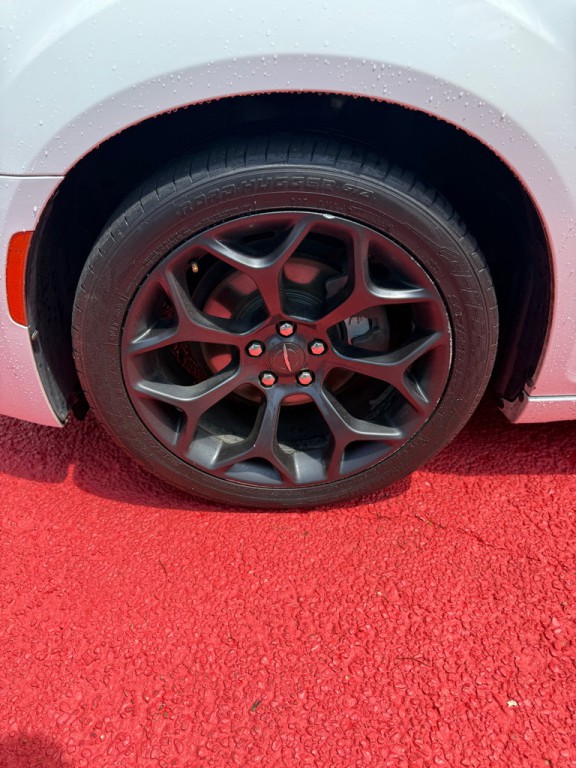 2019 Chrysler 300 Image 14