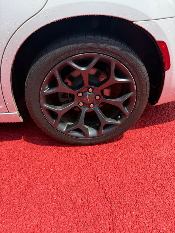 2019 Chrysler 300 Image 15