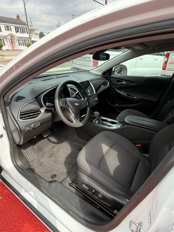 2023 Chevrolet Malibu Image 9
