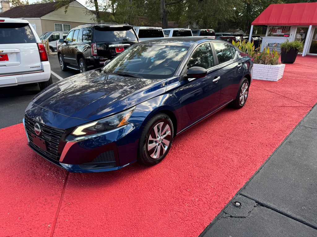 2024 Nissan Altima Image 1