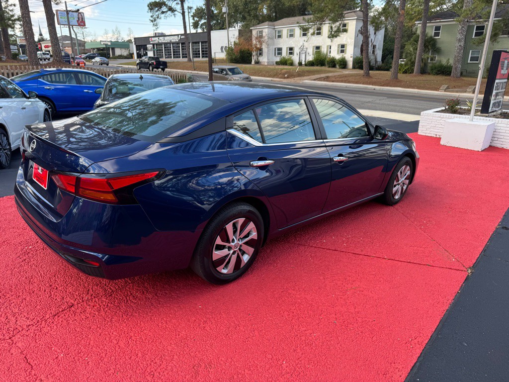 2024 Nissan Altima Image 4