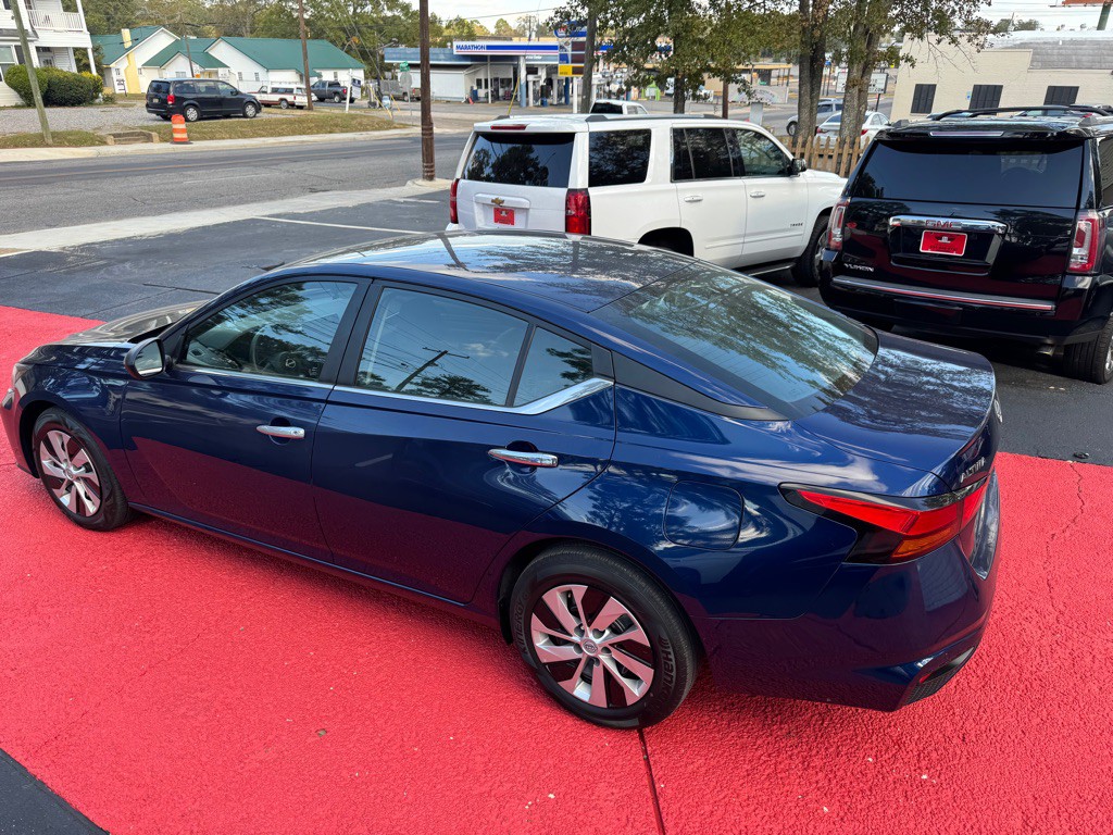 2024 Nissan Altima Image 7