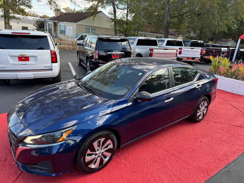 2024 Nissan Altima Image 8