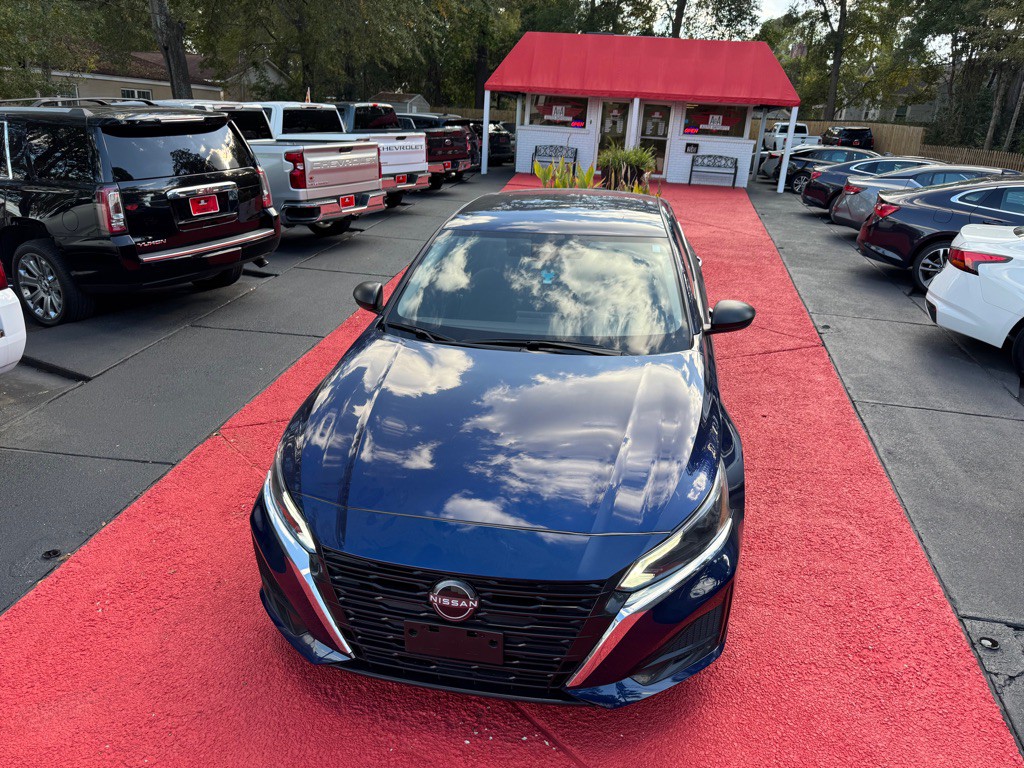 2024 Nissan Altima Image 9