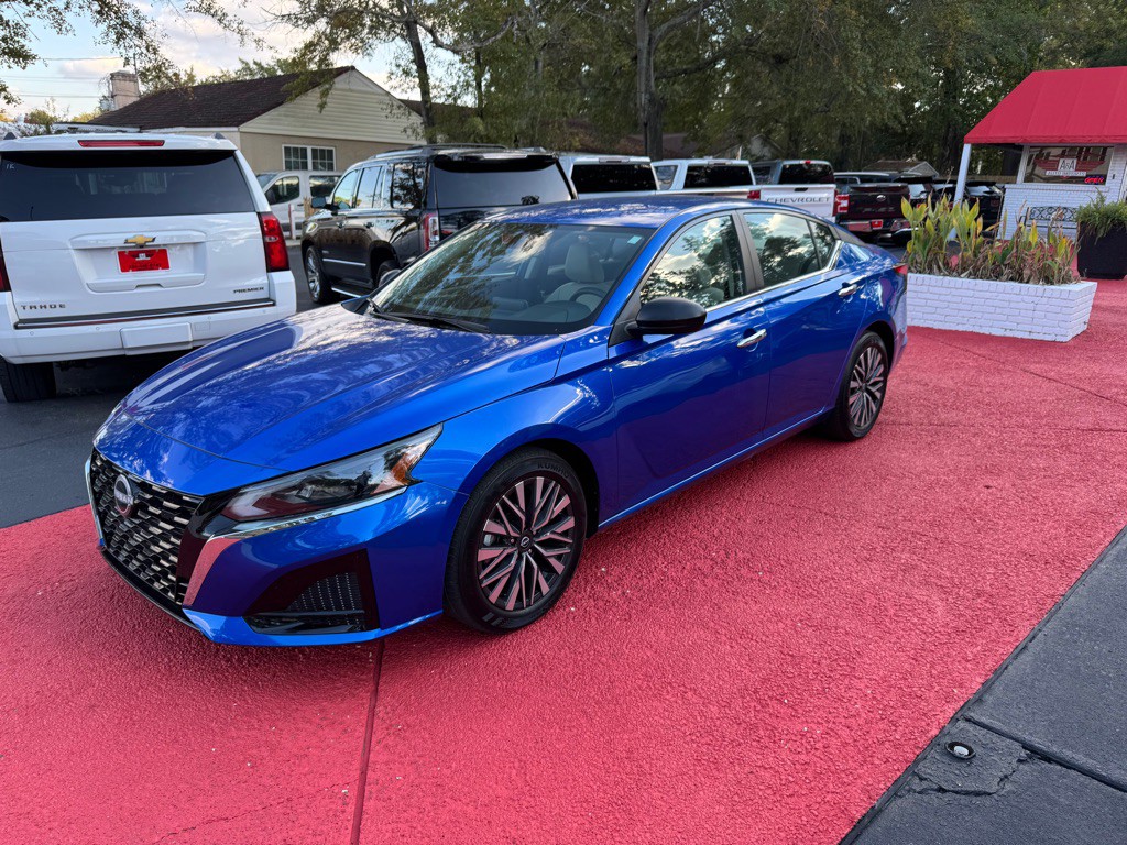 2025 Nissan Altima Image 1