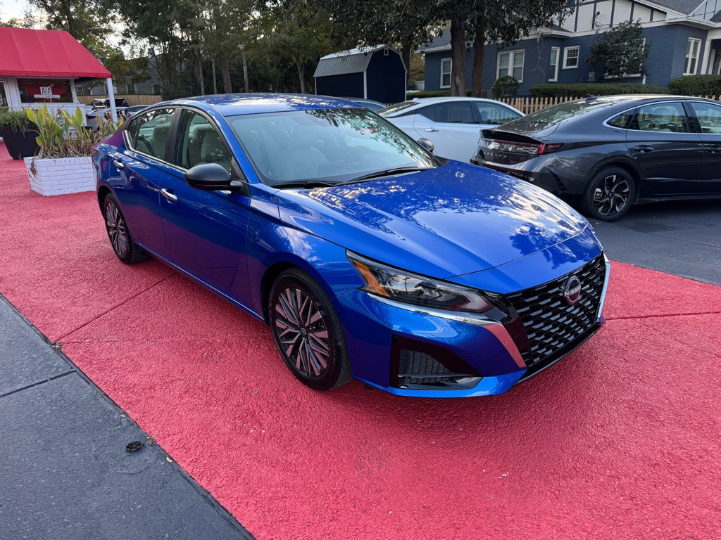 2025 Nissan Altima Image 2