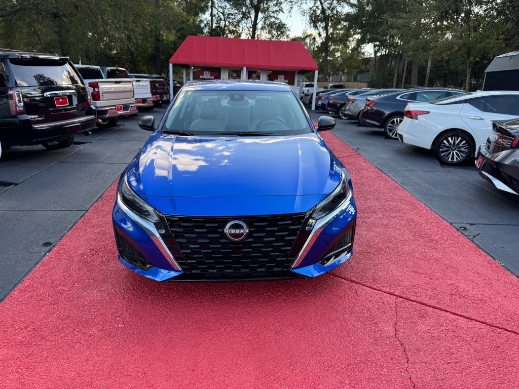 2025 Nissan Altima Image 3