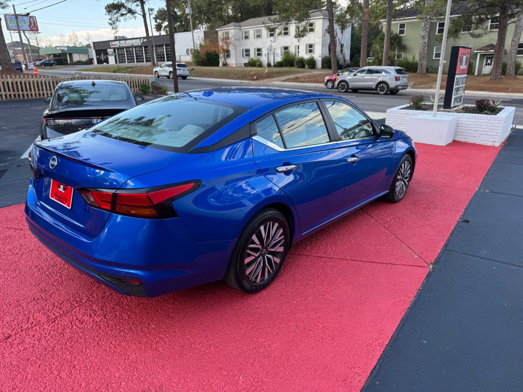 2025 Nissan Altima Image 4