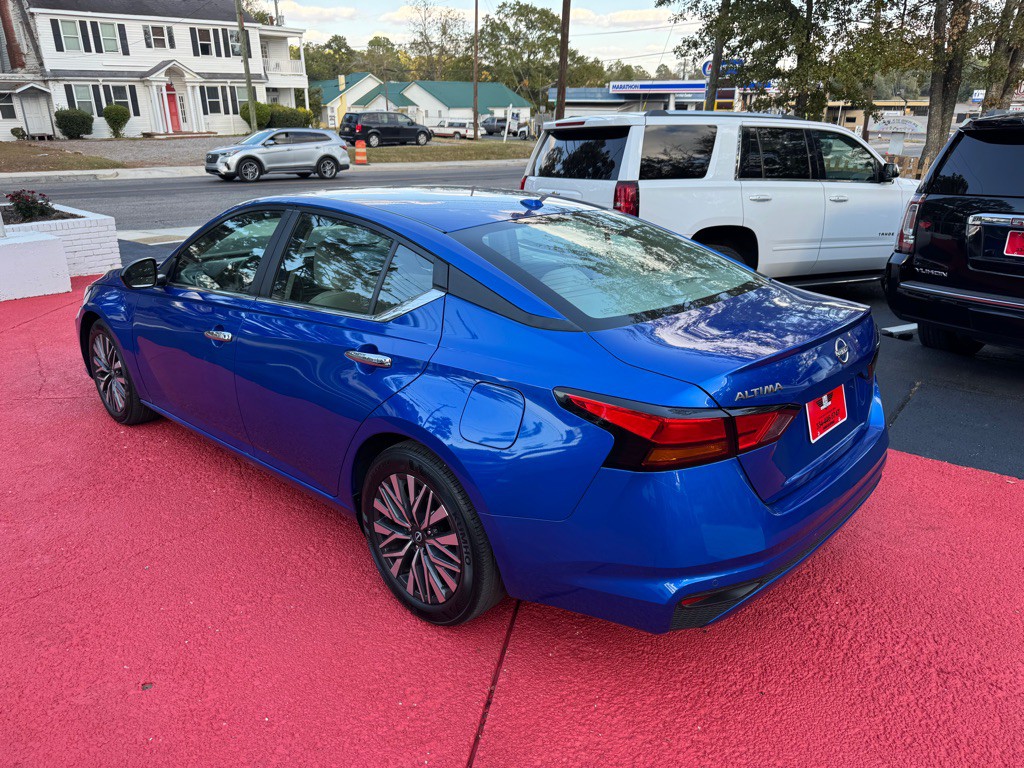 2025 Nissan Altima Image 5