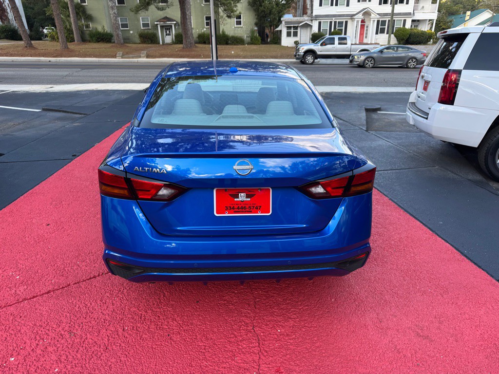 2025 Nissan Altima Image 6