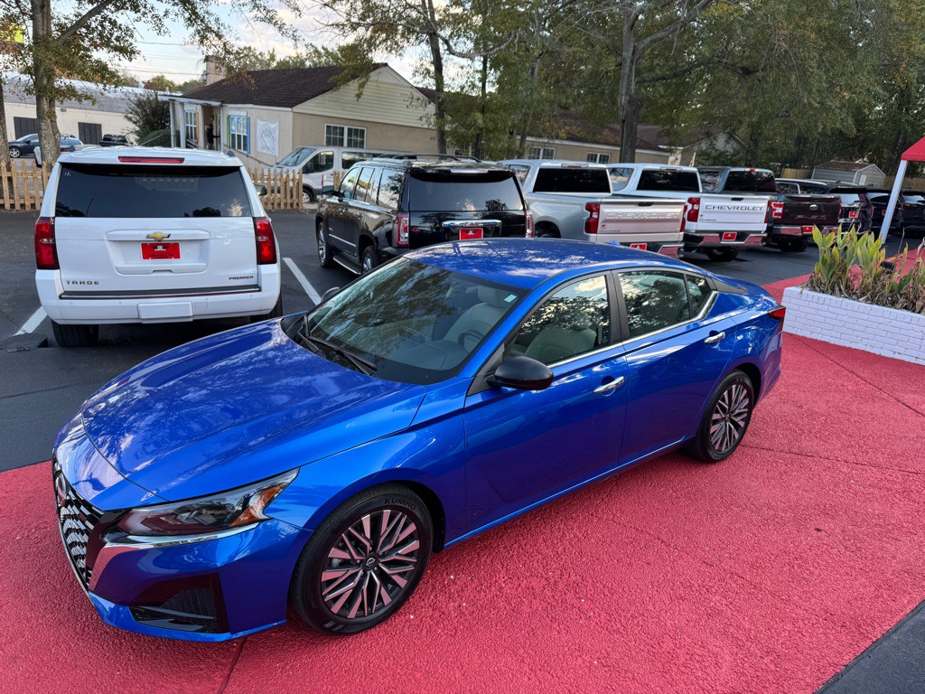 2025 Nissan Altima Image 7