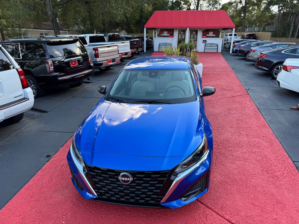 2025 Nissan Altima Image 8