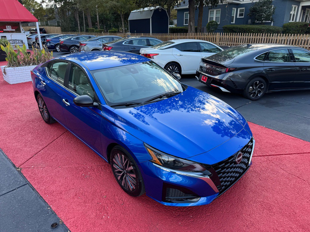 2025 Nissan Altima Image 9