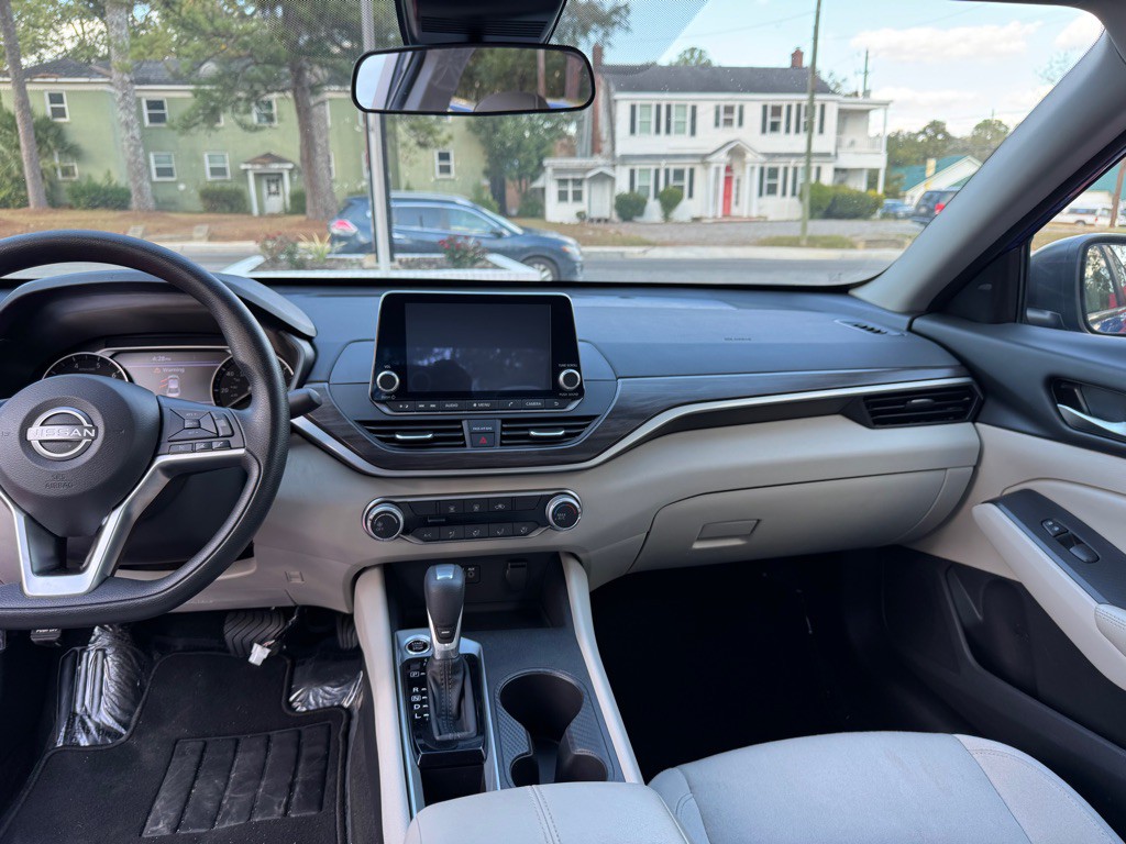 2025 Nissan Altima Image 11