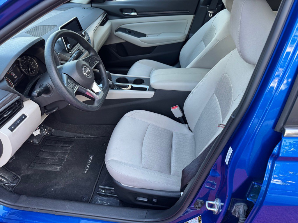 2025 Nissan Altima Image 12