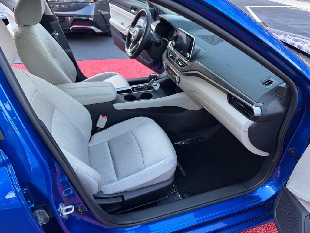 2025 Nissan Altima Image 14