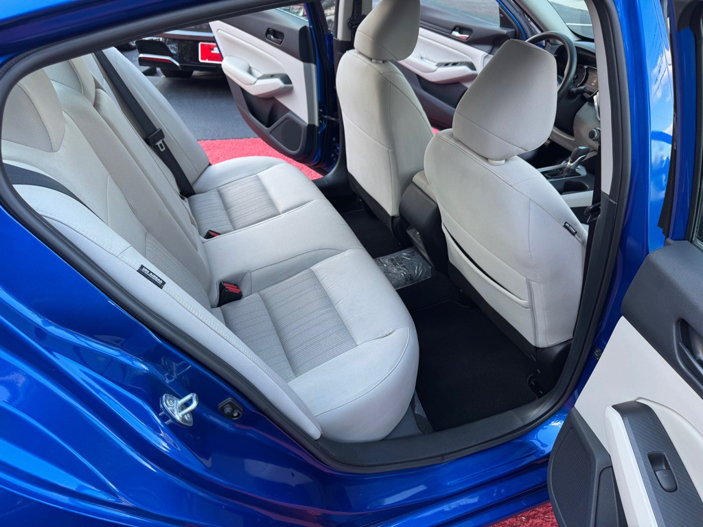 2025 Nissan Altima Image 15