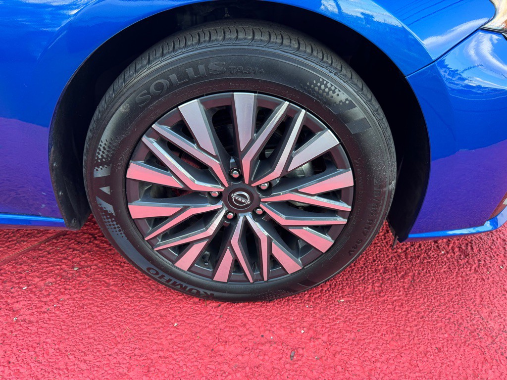 2025 Nissan Altima Image 16