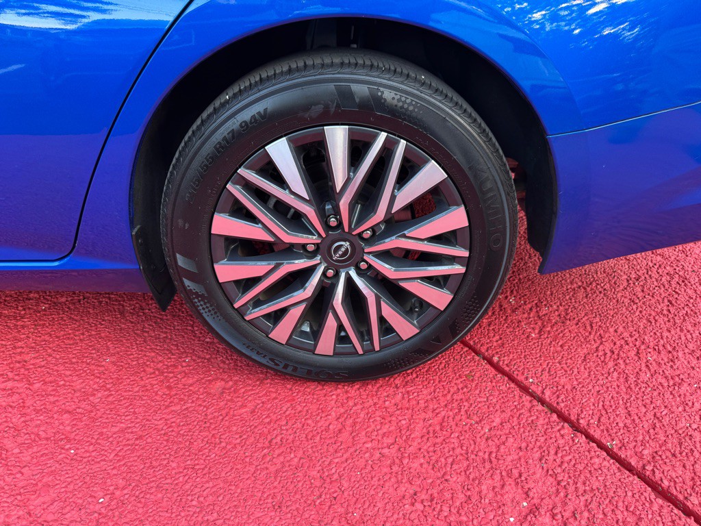 2025 Nissan Altima Image 19