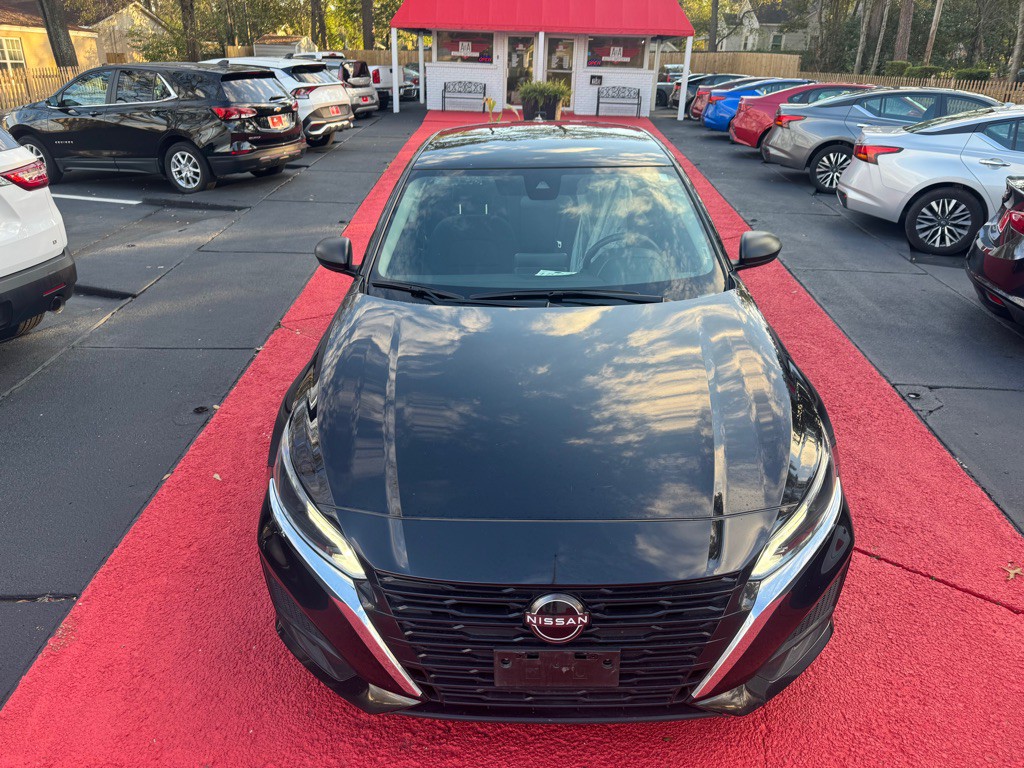 2024 Nissan Altima Image 8