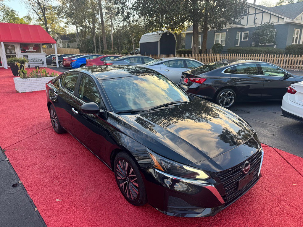 2024 Nissan Altima Image 9